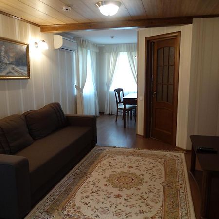 Козак Вакула Hotel Kozelets Buitenkant foto