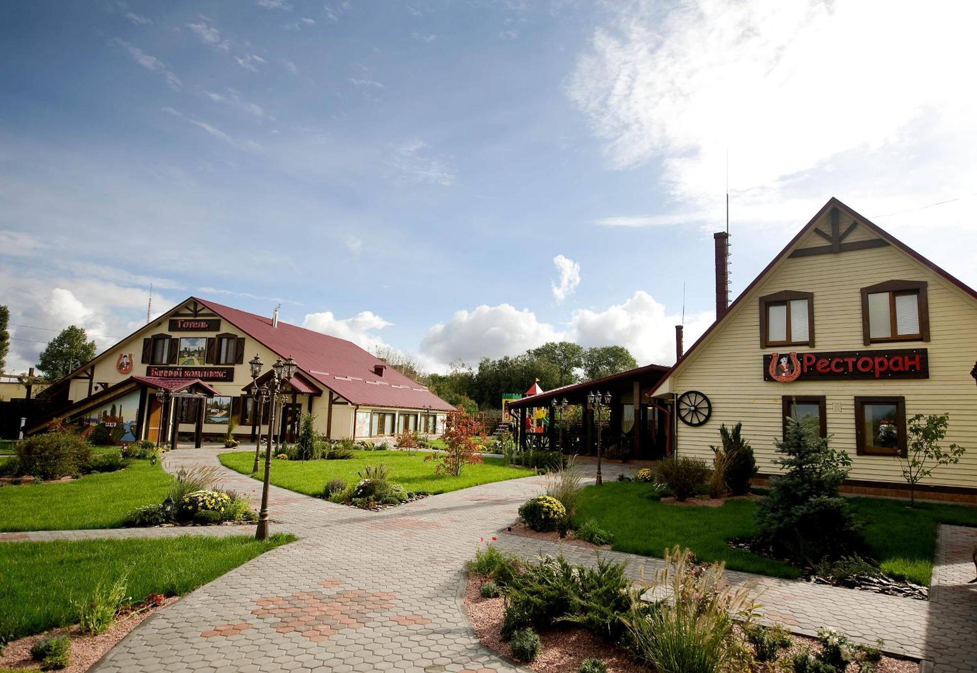 Козак Вакула Hotel Kozelets Buitenkant foto